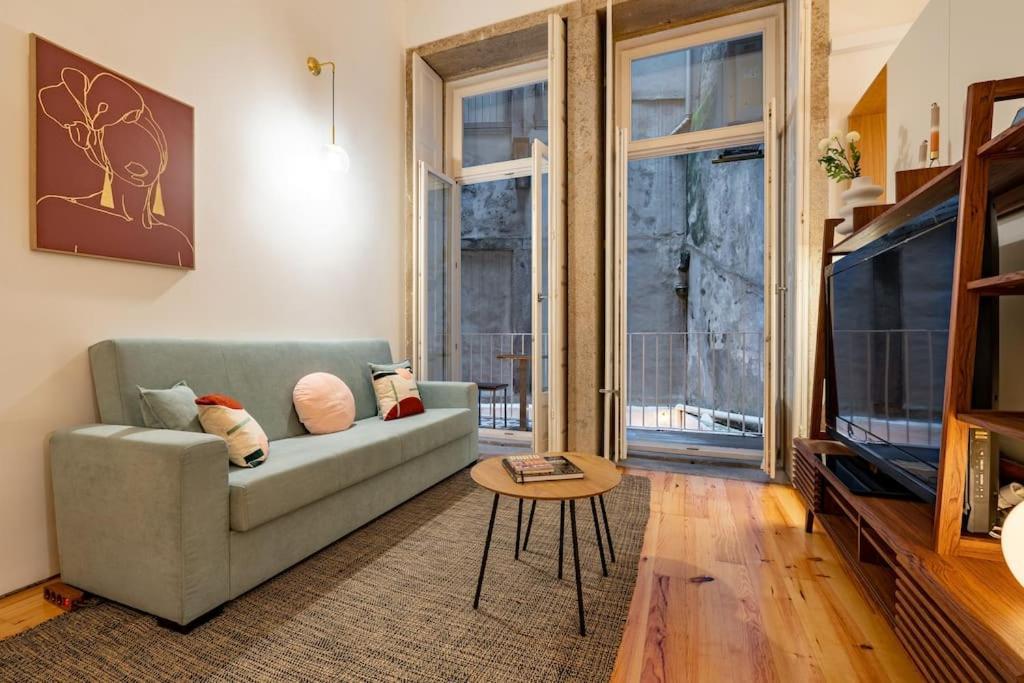 Viva Jolicoeur Apartment *