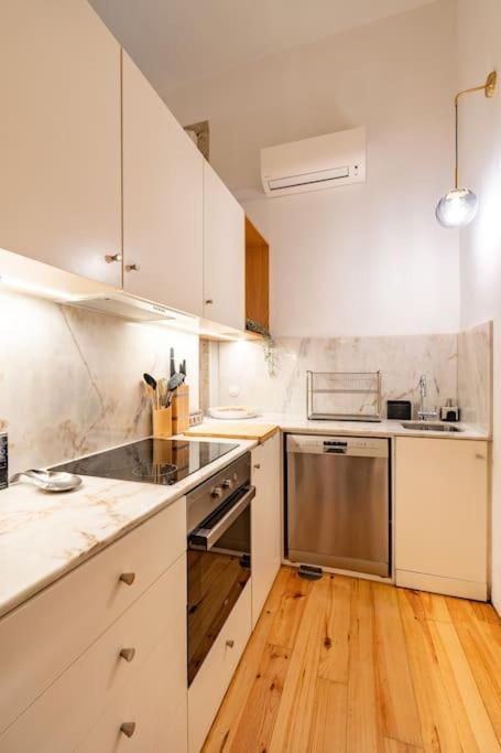 Viva Jolicoeur Apartment *